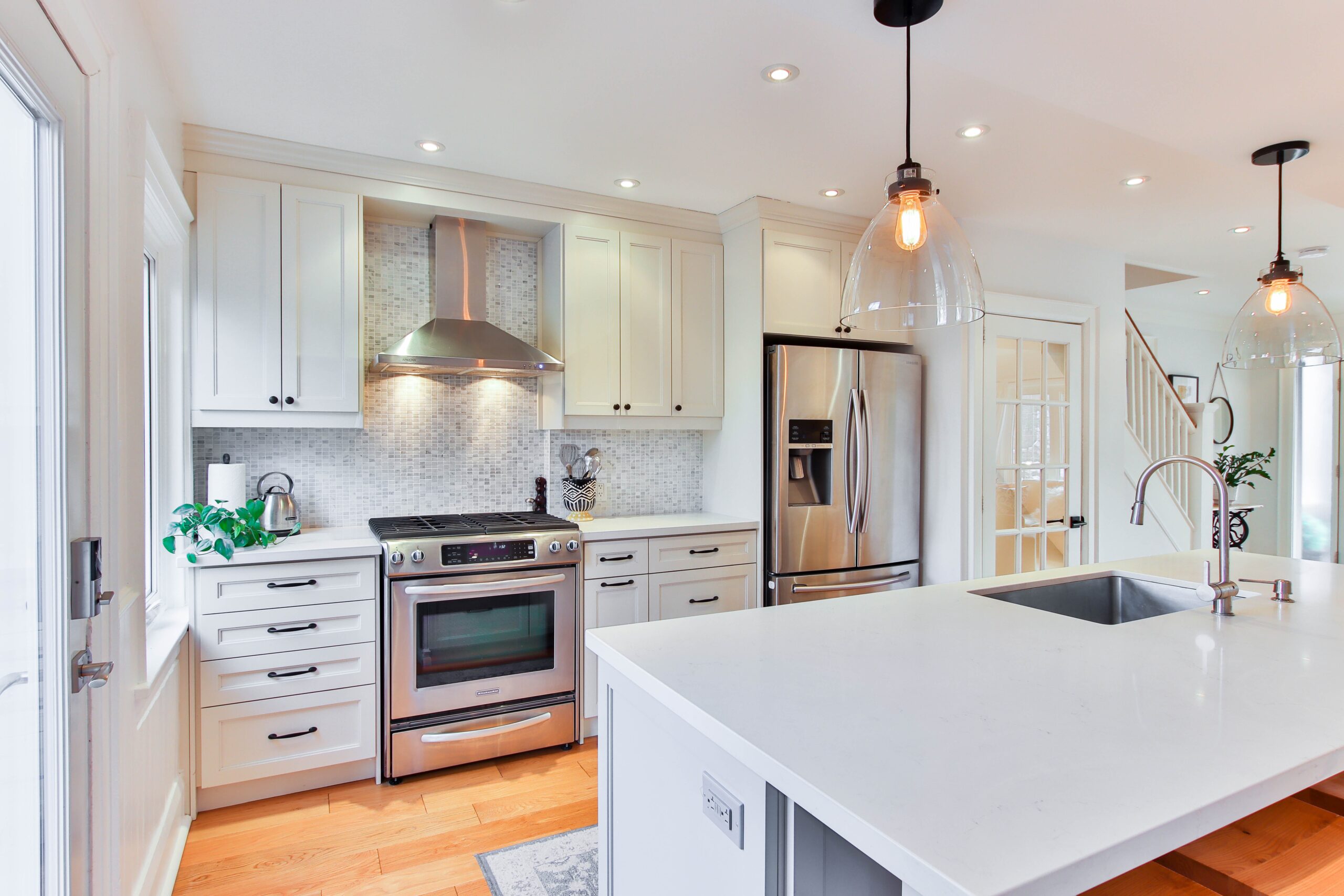 picture of vacation rental kitchen