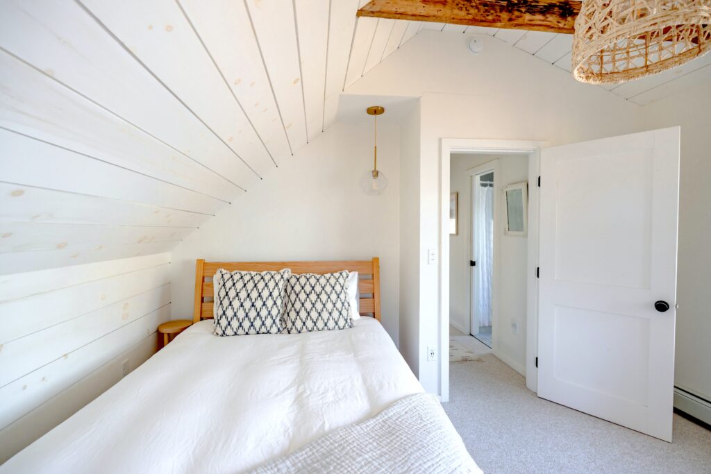 airbnb room that was cleaned by keepers housekeeper